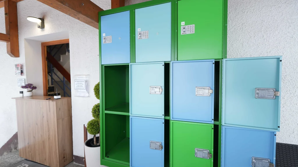 Reparatur in Deggendorf 24h Abholstation und Abgabestation fuer Handy Reparaturen vor dem Geschaeft